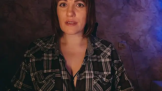 Snapshot of _letty_ chatting on January 24, 2025, 10:41 pm  letty  online show from January 24, 2025, 10:41 pm