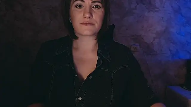 Snapshot of _letty_ chatting on January 28, 2025, 9:29 pm  letty  online show from January 28, 2025, 9:29 pm