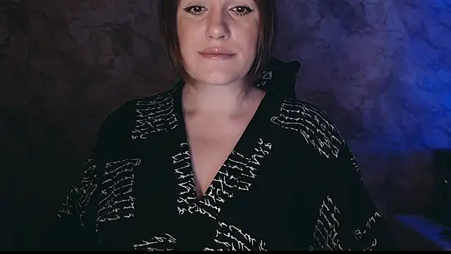 Snapshot of _letty_ chatting on February 25, 2025, 9:35 pm  letty  online show from February 25, 2025, 9:35 pm