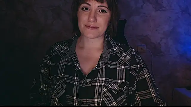 Snapshot of _letty_ chatting on March 8, 2025, 12:33 am  letty  online show from March 8, 2025, 12:33 am