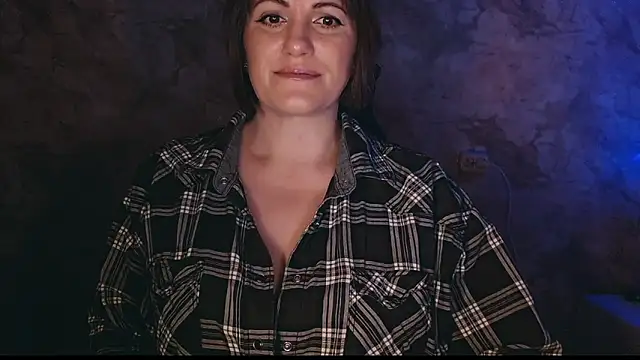 Snapshot of _letty_ chatting on March 8, 2025, 3:39 am  letty  online show from March 8, 2025, 3:39 am