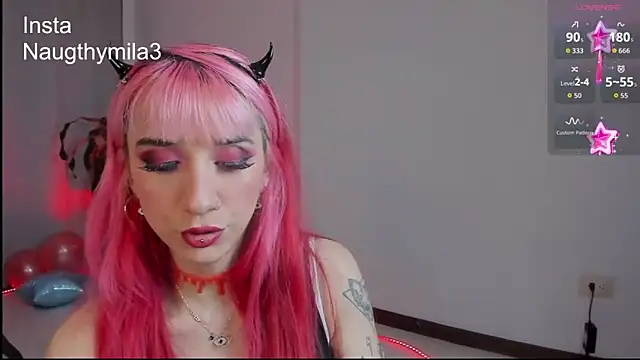 Snapshot of Sky_dominika_ chatting on November 18, 2025, 1:22 am Sky dominika online show from November 18, 2025, 1:22 am