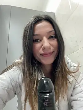 Snapshot of _MiaQueen_ chatting on March 13, 2025, 10:32 pm  MiaQueen  online show from March 13, 2025, 10:32 pm