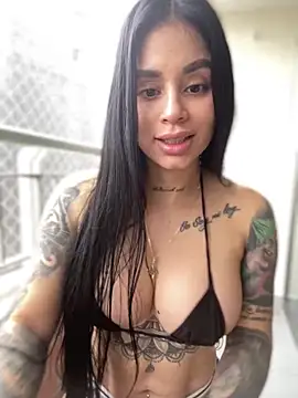 LaraHenao online show from January 10, 2025, 12:58 pm