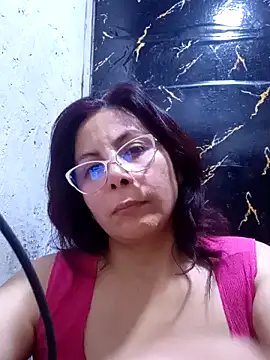 Snapshot of Anypink chatting on February 18, 2025, 10:14 pm Anypink online show from February 18, 2025, 10:14 pm