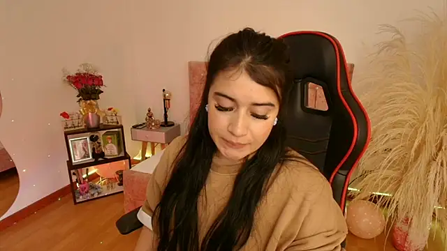 Snapshot of KallyMyller1 chatting on December 2, 2024, 7:38 pm KallyMyller1 online show from December 2, 2024, 7:38 pm