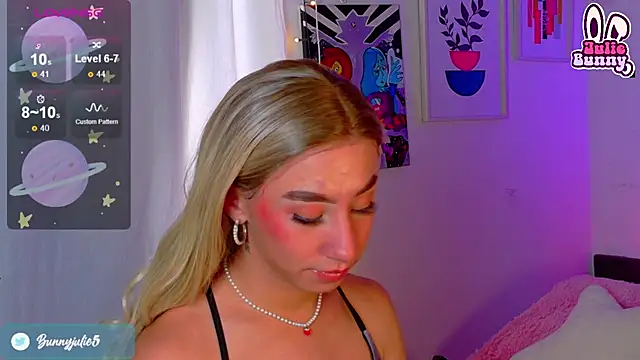 Snapshot of Littlebunny21 chatting on March 9, 2025, 7:48 pm Littlebunny21 online show from March 9, 2025, 7:48 pm