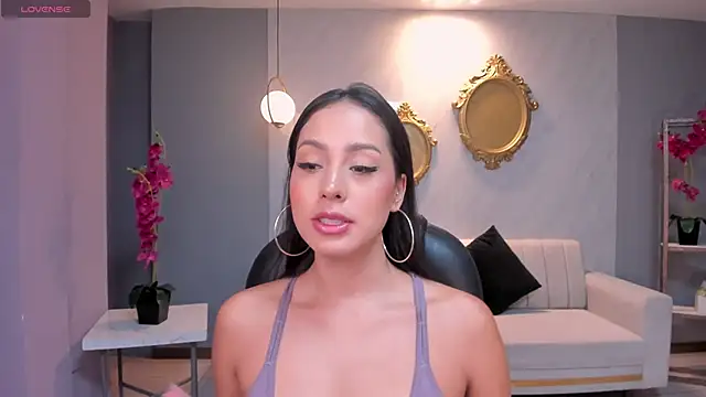 Snapshot of BrennaWalker chatting on January 21, 2025, 4:10 am BrennaWalker online show from January 21, 2025, 4:10 am