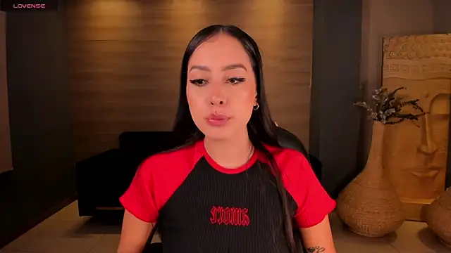 Snapshot of BrennaWalker chatting on February 18, 2025, 2:16 am BrennaWalker online show from February 18, 2025, 2:16 am