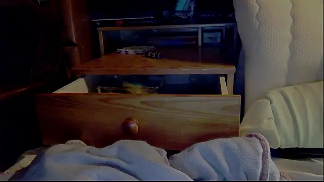 Snapshot of FireFox_Feel chatting on December 6, 2024, 2:24 am FireFox Feel online show from December 6, 2024, 2:24 am