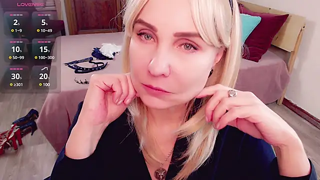 Snapshot of _unique_cam_ chatting on January 12, 2025, 8:14 am  unique cam  online show from January 12, 2025, 8:14 am