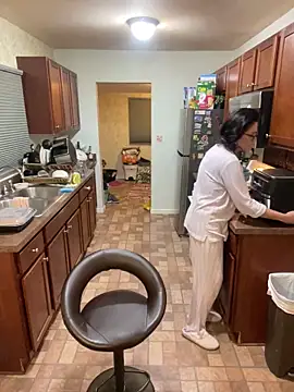 Snapshot of Good-Juju chatting on January 16, 2025, 3:23 am Good-Juju online show from January 16, 2025, 3:23 am