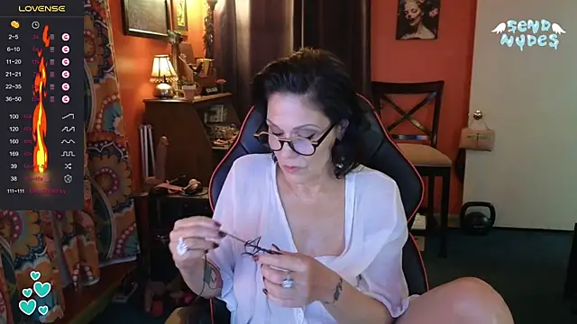 Snapshot of Good-Juju chatting on October 4, 2025, 3:15 am Good-Juju online show from October 4, 2025, 3:15 am