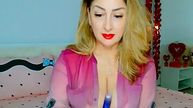 Snapshot of Tyana40 chatting on February 12, 2025, 2:24 am Tyana40 online show from February 12, 2025, 2:24 am