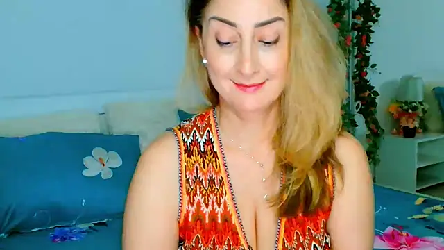 Snapshot of Tyana40 chatting on March 19, 2025, 5:41 am Tyana40 online show from March 19, 2025, 5:41 am