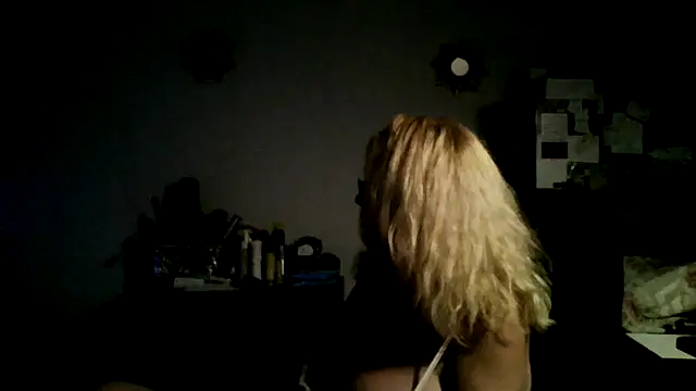 Snapshot of XTRAHORNYONE chatting on October 5, 2025, 1:15 am XTRAHORNYONE online show from October 5, 2025, 1:15 am