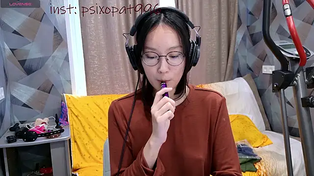 Snapshot of aliiiiiina chatting on October 14, 2025, 6:47 am aliiiiiina online show from October 14, 2025, 6:47 am