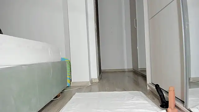 Snapshot of AnneQueen chatting on October 8, 2025, 8:12 am AnneQueen online show from October 8, 2025, 8:12 am