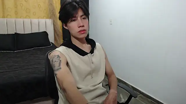 Snapshot of Elio-cam chatting on December 16, 2024, 8:41 am Elio-cam online show from December 16, 2024, 8:41 am