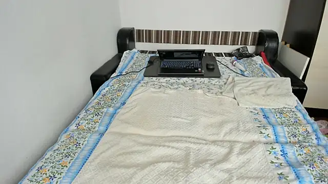 Snapshot of sweet-tinqerbell chatting on October 4, 2025, 10:35 am sweet-tinqerbell online show from October 4, 2025, 10:35 am