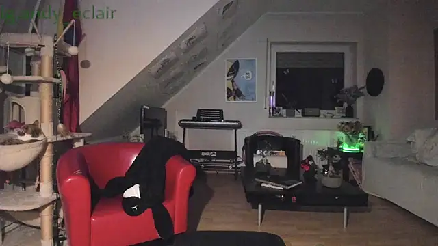 Snapshot of tinny_williams chatting on September 19, 2025, 4:14 am tinny williams online show from September 19, 2025, 4:14 am