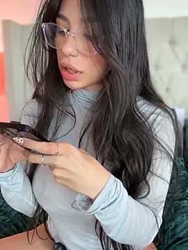 Snapshot of LoveLillyy chatting on January 14, 2025, 7:32 pm LoveLillyy online show from January 14, 2025, 7:32 pm