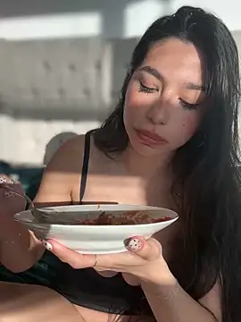 Snapshot of LoveLillyy chatting on January 18, 2025, 11:33 pm LoveLillyy online show from January 18, 2025, 11:33 pm