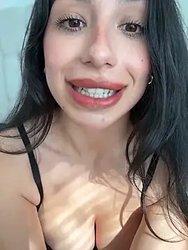 Snapshot of LoveLillyy chatting on February 7, 2025, 7:27 pm LoveLillyy online show from February 7, 2025, 7:27 pm