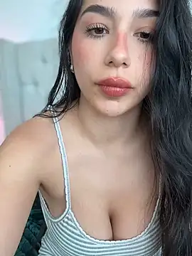 Snapshot of LoveLillyy chatting on March 4, 2025, 9:22 pm LoveLillyy online show from March 4, 2025, 9:22 pm