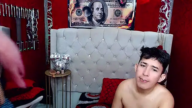 shannentrans online show from December 3, 2024, 11:46 pm