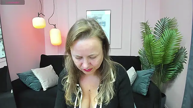 Snapshot of GabrielGold chatting on October 10, 2025, 8:41 pm GabrielGold online show from October 10, 2025, 8:41 pm