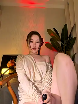 Snapshot of sphynx-_- chatting on October 10, 2025, 10:47 am sphynx- - online show from October 10, 2025, 10:47 am