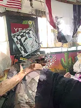 Snapshot of 1-800-FUCKYOU chatting on September 28, 2025, 10:48 pm 1-800-FUCKYOU online show from September 28, 2025, 10:48 pm