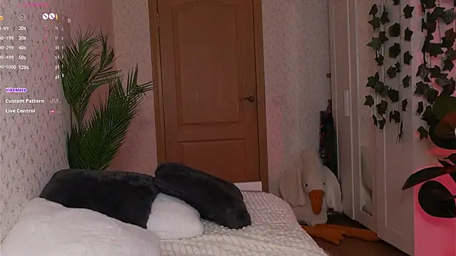 Snapshot of _aleksa_ chatting on December 12, 2024, 6:53 pm  aleksa  online show from December 12, 2024, 6:53 pm