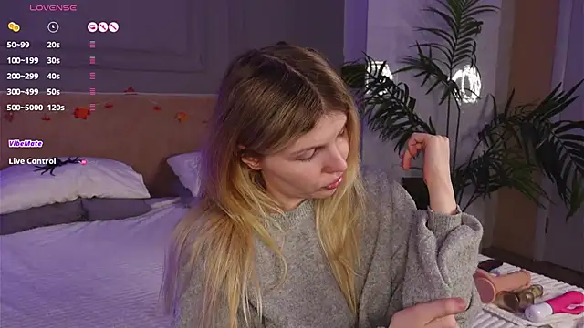 Snapshot of _aleksa_ chatting on October 21, 2025, 6:25 am  aleksa  online show from October 21, 2025, 6:25 am