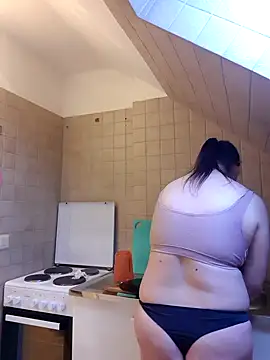 Snapshot of saharaheiss chatting on January 9, 2025, 2:51 pm saharaheiss online show from January 9, 2025, 2:51 pm