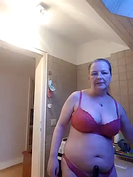 Snapshot of saharaheiss chatting on February 19, 2025, 4:44 pm saharaheiss online show from February 19, 2025, 4:44 pm