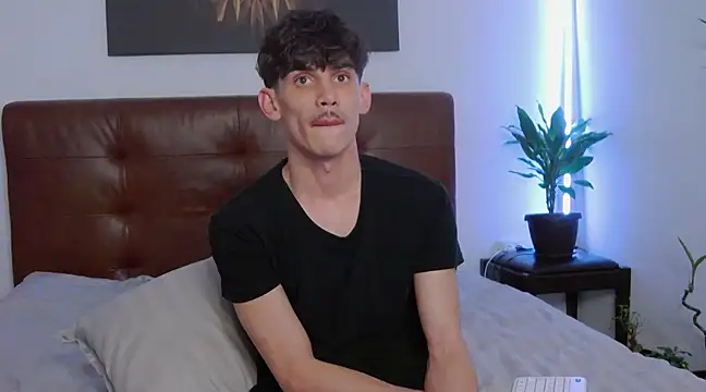 Snapshot of DanielCrush1 chatting on February 13, 2025, 3:14 pm DanielCrush1 online show from February 13, 2025, 3:14 pm