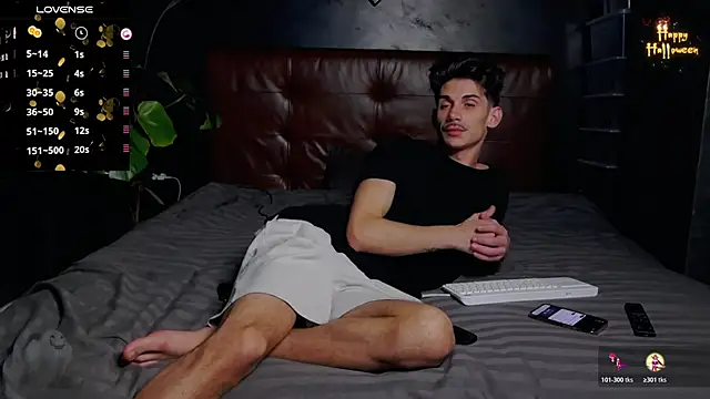 Snapshot of DanielCrush1 chatting on October 30, 2025, 7:43 am DanielCrush1 online show from October 30, 2025, 7:43 am