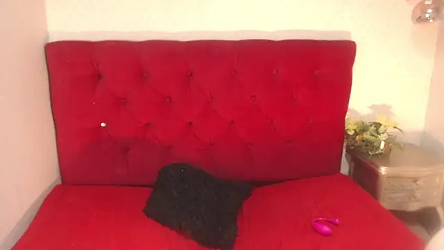 Snapshot of IvyBlueFabray chatting on December 23, 2024, 12:35 am IvyBlueFabray online show from December 23, 2024, 12:35 am