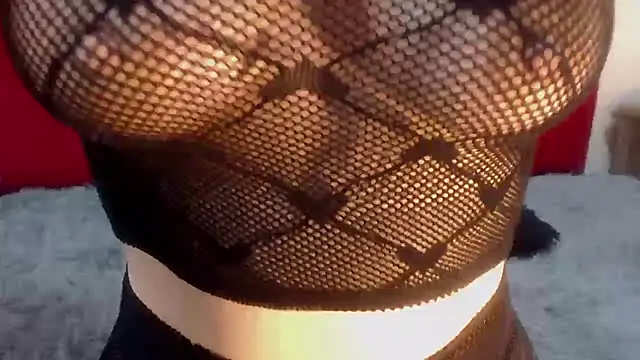 Snapshot of IvyBlueFabray chatting on February 14, 2025, 8:10 am IvyBlueFabray online show from February 14, 2025, 8:10 am