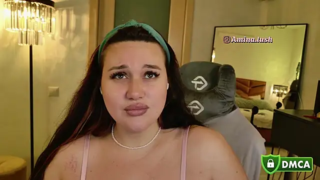 Snapshot of AminaCharm chatting on January 11, 2025, 2:47 pm AminaCharm online show from January 11, 2025, 2:47 pm