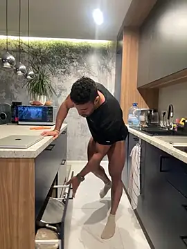 Snapshot of izaak_lover chatting on October 28, 2025, 12:47 am izaak lover online show from October 28, 2025, 12:47 am