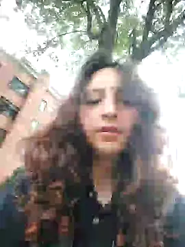 Snapshot of _Laary chatting on December 18, 2024, 8:25 pm  Laary online show from December 18, 2024, 8:25 pm