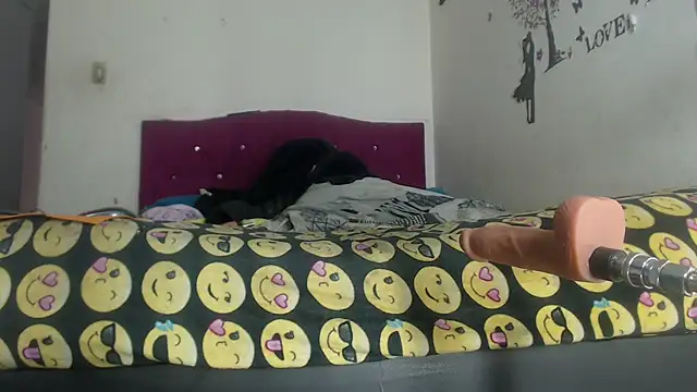 Snapshot of Devill_x chatting on October 1, 2025, 1:28 pm Devill x online show from October 1, 2025, 1:28 pm