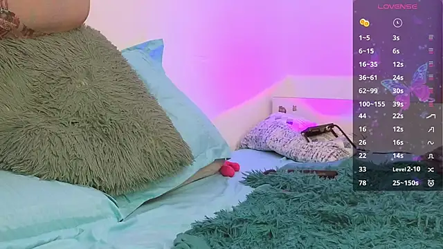 Snapshot of KrisztyAna chatting on December 10, 2024, 7:05 am KrisztyAna online show from December 10, 2024, 7:05 am