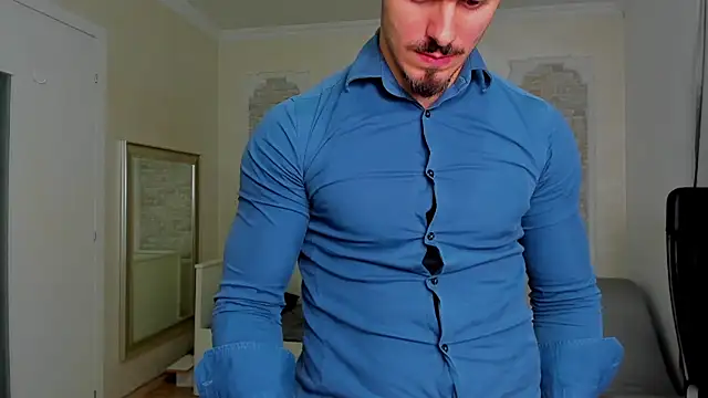 Snapshot of WilsonJules chatting on December 7, 2024, 11:56 pm WilsonJules online show from December 7, 2024, 11:56 pm