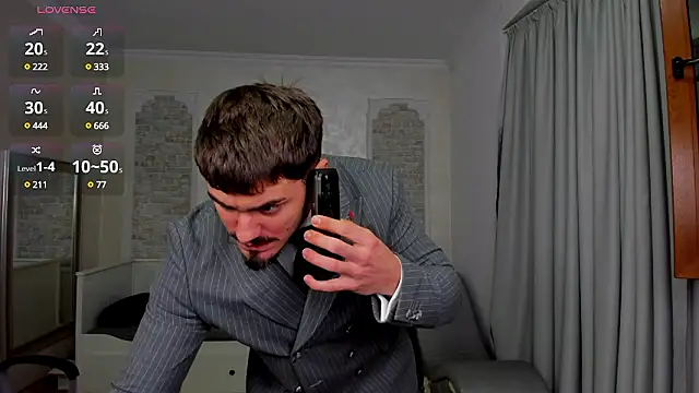 Snapshot of WilsonJules chatting on December 8, 2024, 8:36 pm WilsonJules online show from December 8, 2024, 8:36 pm