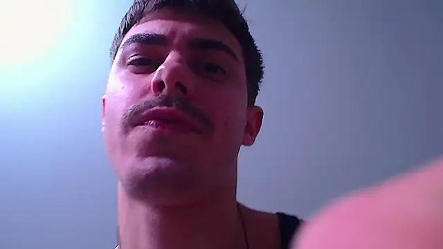 Snapshot of WilsonJules chatting on January 17, 2025, 11:51 pm WilsonJules online show from January 17, 2025, 11:51 pm