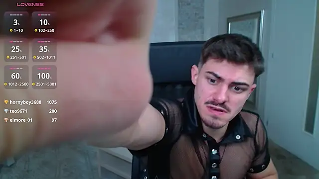 Snapshot of WilsonJules chatting on January 28, 2025, 11:39 pm WilsonJules online show from January 28, 2025, 11:39 pm